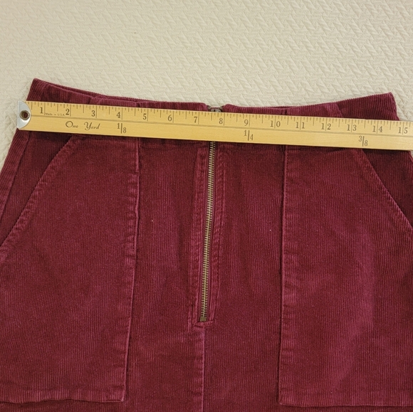 Wild Fable Burgundy Corduroy Mini Skirt Size 10 Front Pockets Retro Boho - Picture 6 of 9
